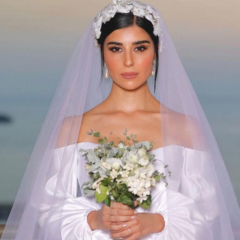 زينة مكي في يوم زفافها