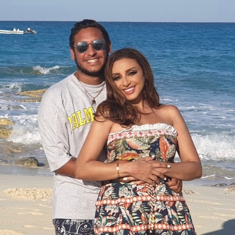 أنغام ونجلها عمر