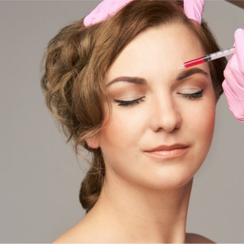  فوائد علاج تجاعيد الوجه بحقن البلازما للحصول على بشرة نضرة ومتوهجة