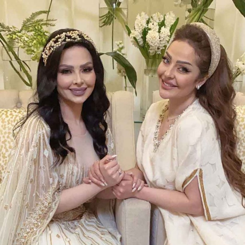  ديانا كرزون احتفلت بخطوبة شقيقتها