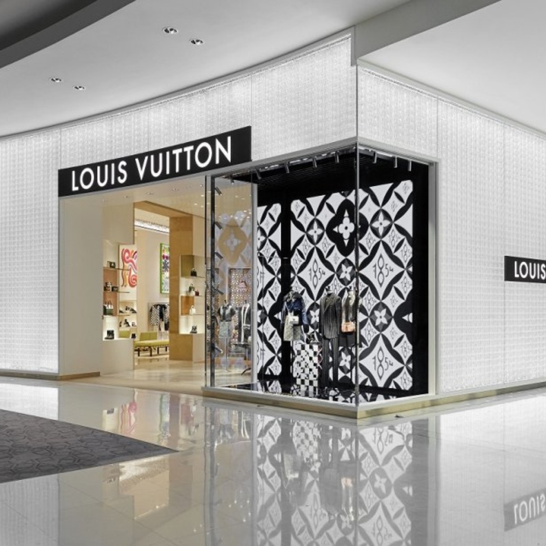 دار "لويس فويتون" تفتح متجرها المجدد في دبي مول