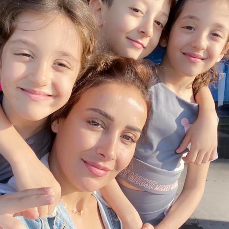  كندة حنا مع اطفالها