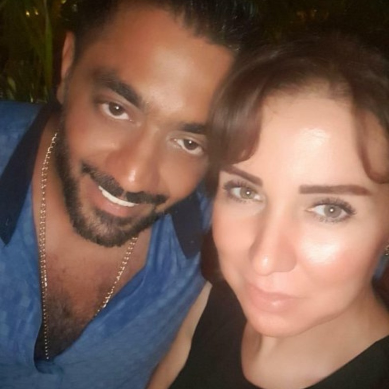 احمد فلوكس وزوجته