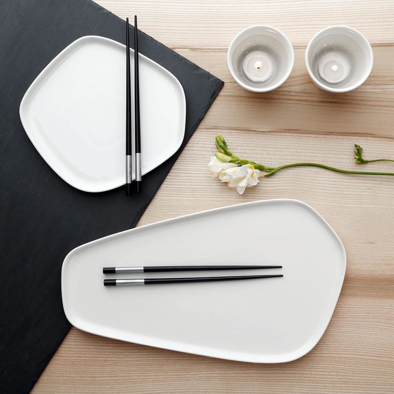 أطباق الطعام البسيطة والناعمة من تصميم Issey Miyake