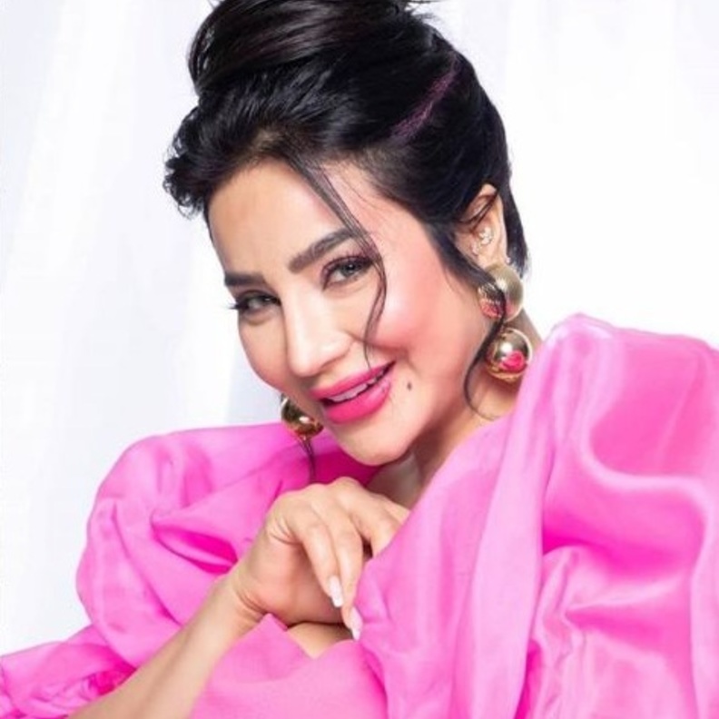 الاعلامية لجين عمران تخضع لفحص سرطان الثدي