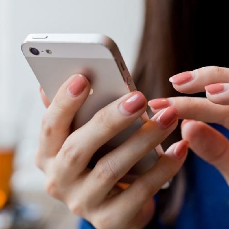  ما العلاقة بين استخدام الأجهزة الذكية والعادات اليومية