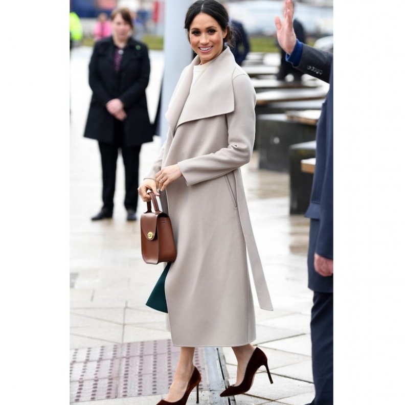 تعشق ميغان ماركل إعتماد المعطف البيج أو بألوان نيود حيادية