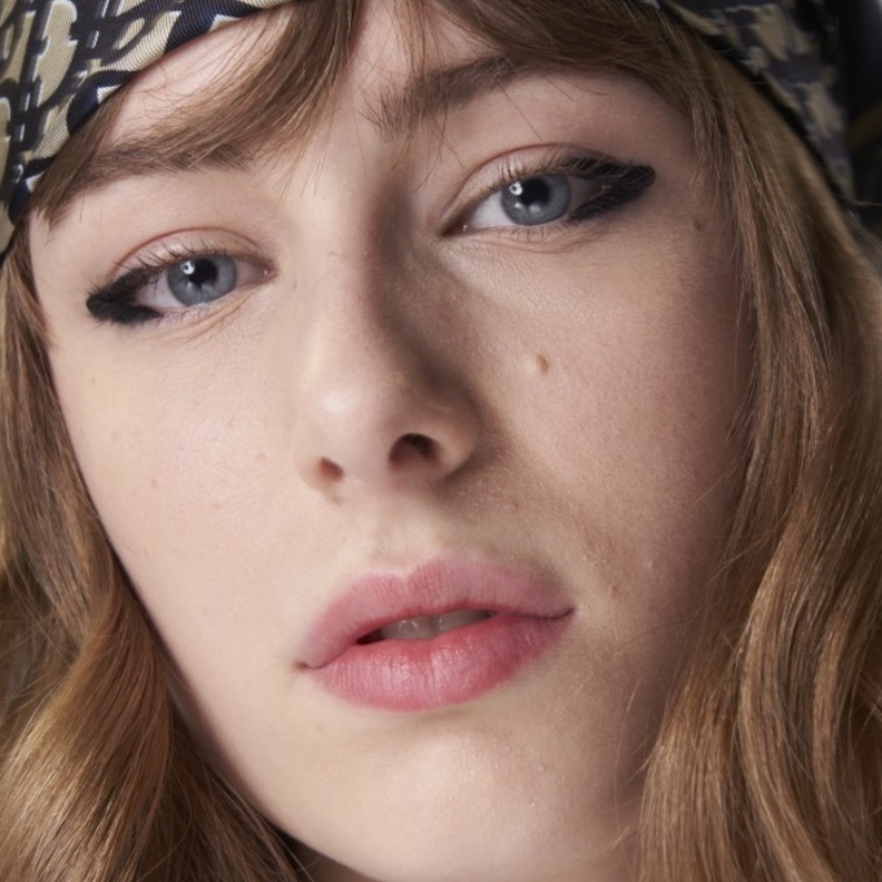 أبرز صيحات الآيلاينر بأسلوب Christian Dior