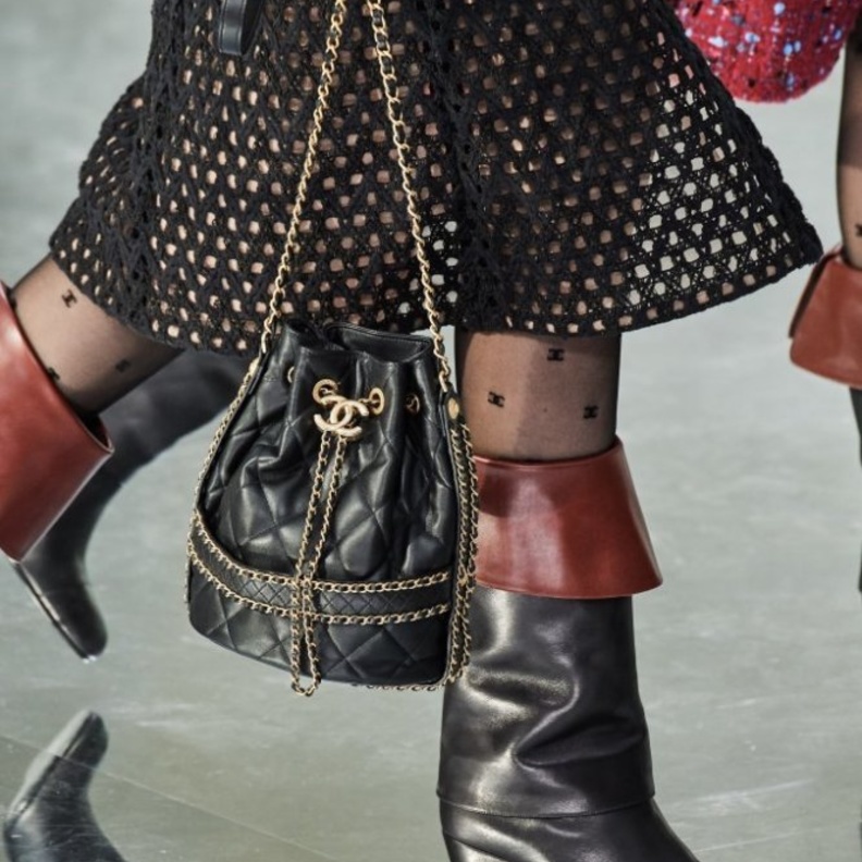 موديلات احذية شتوية تناسب النساء فوق الخمسين