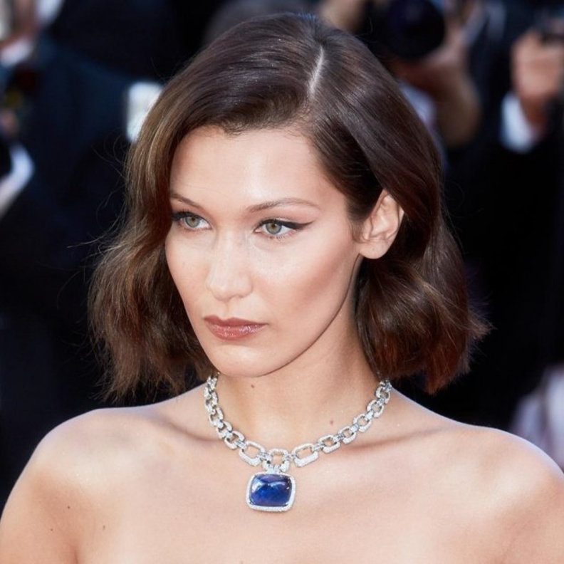 قلادة بولغري على بيلا حديد