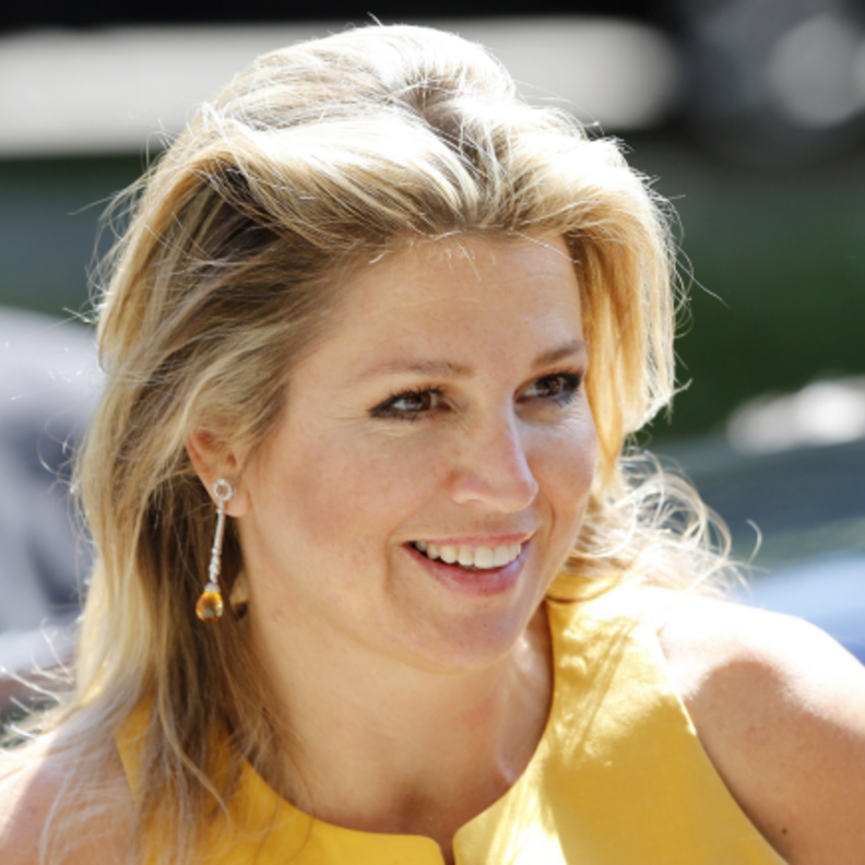 أجمل مجوهرات الملكة ماكسيما المرصعة بحجر السترين