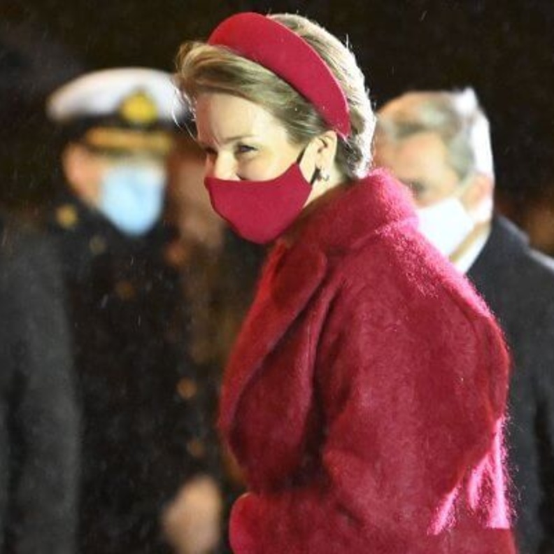  الملكة ماتيلد أنيقة بفستان من ناتان Natan