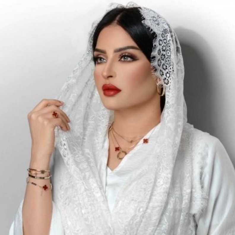 بدور البراهيم تحتفل بخطوبتها