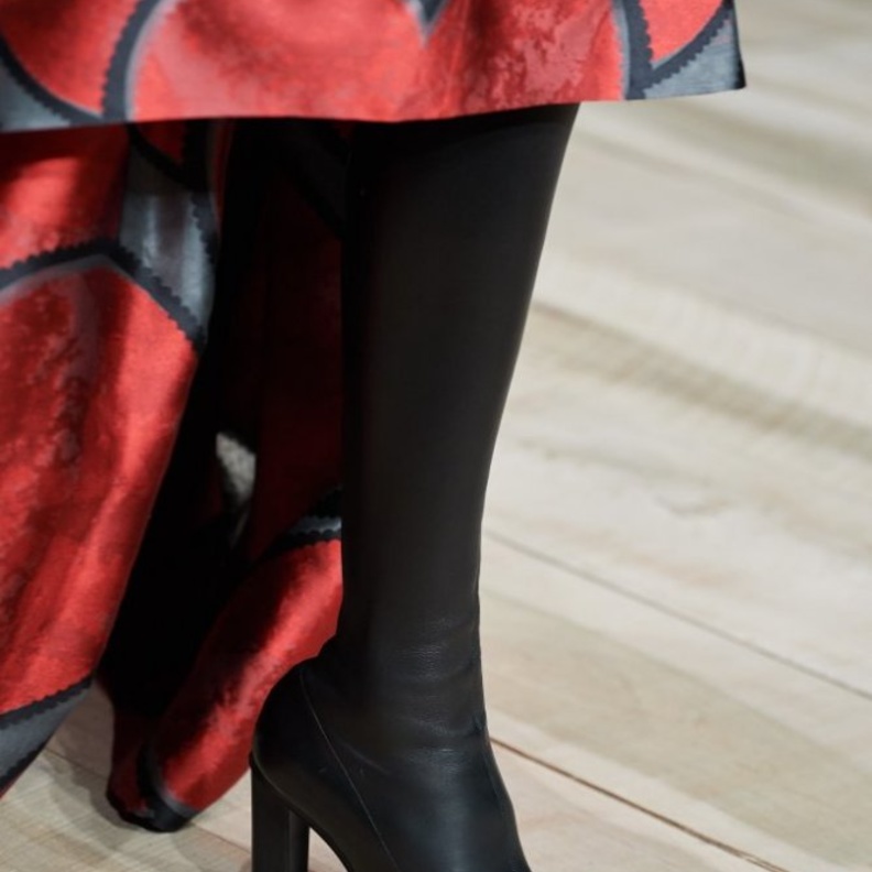 حذاء جلد أسود من Alexander McQueen 