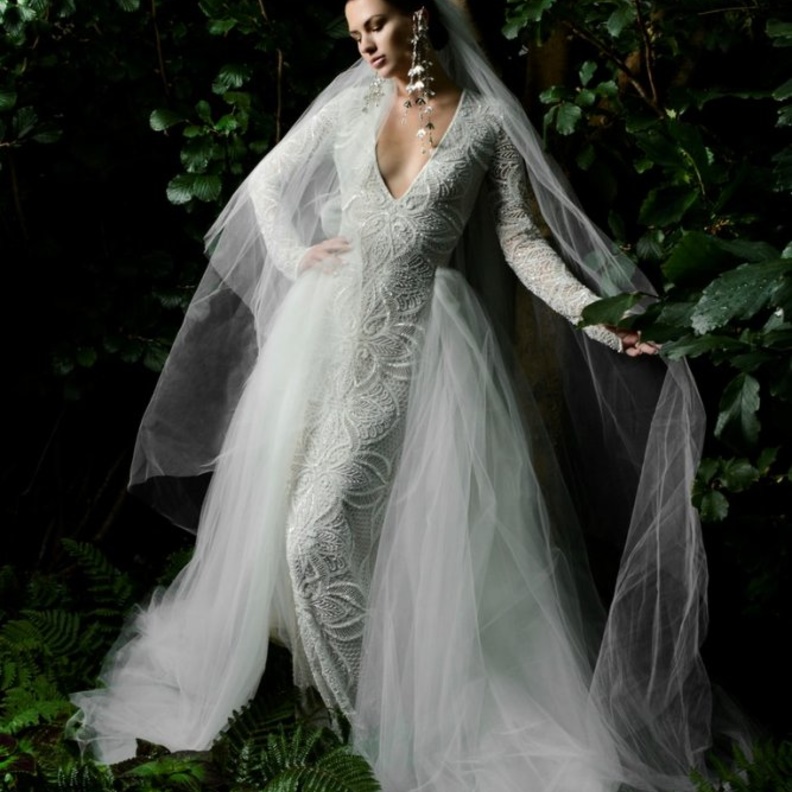 فساتين زفاف نعيم خان مع تنورة متصلة