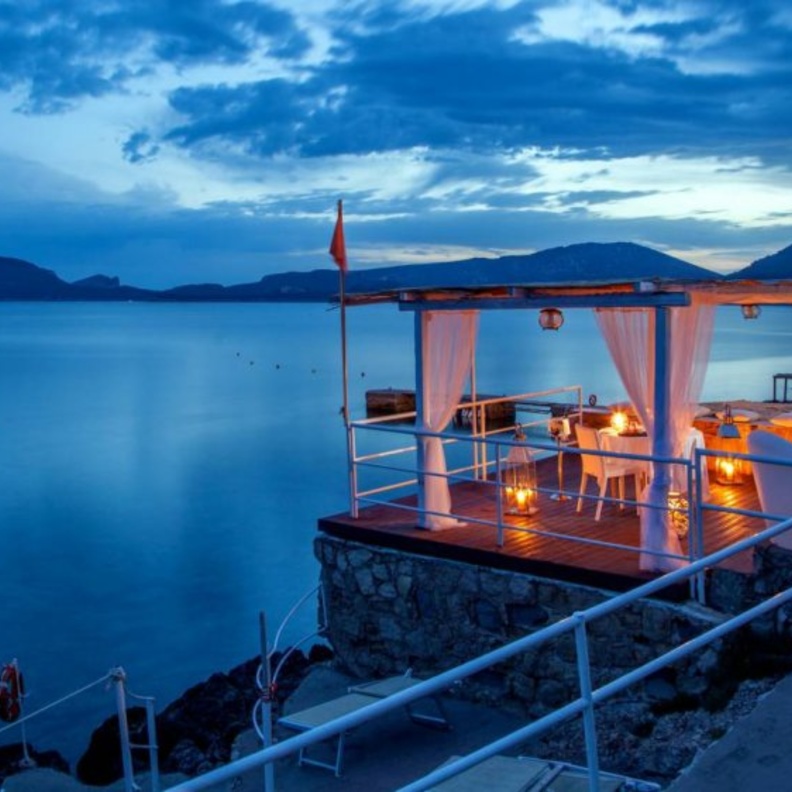 فندق الفارو El Faro Hotel ألغيرو