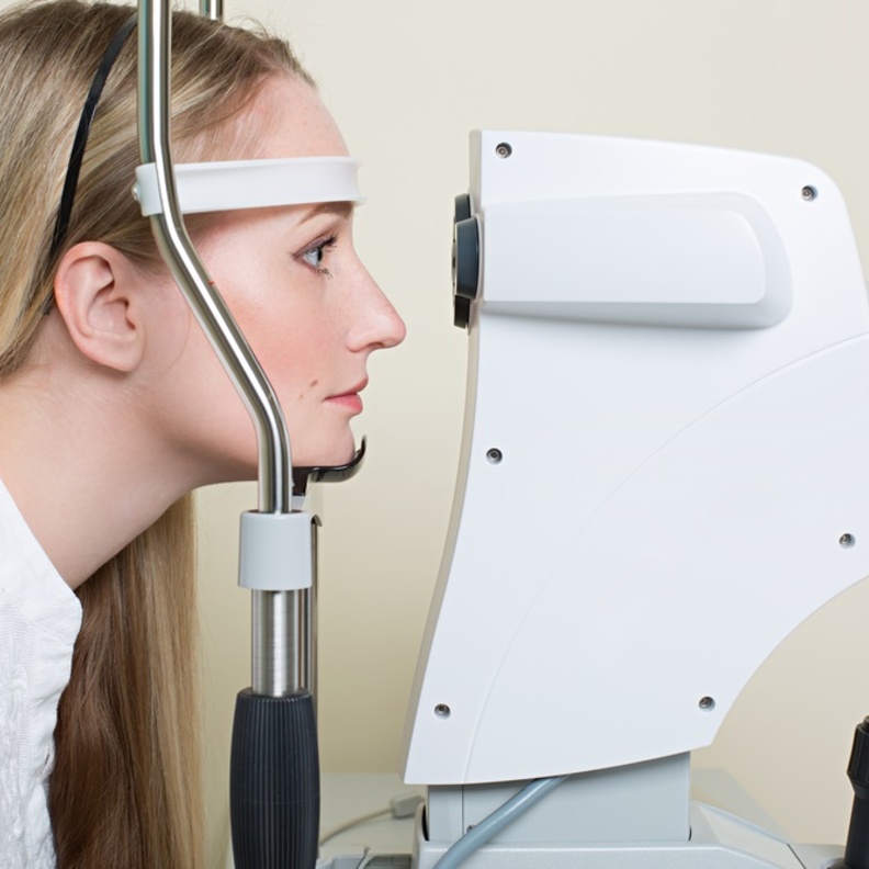 5 علاجات لحالة القرنية المخروطية