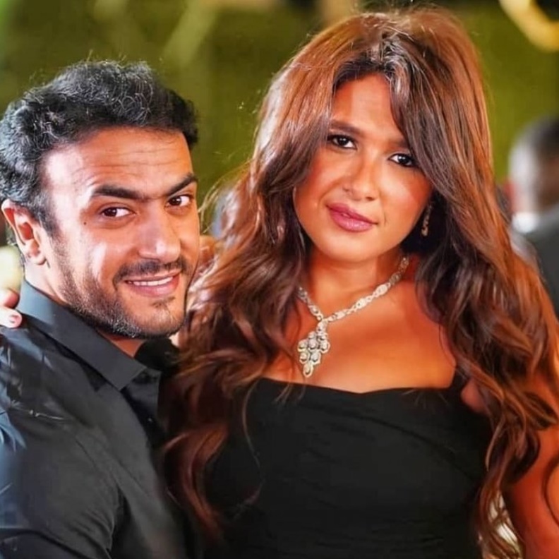 ياسمين عبد العزيز وزوجها