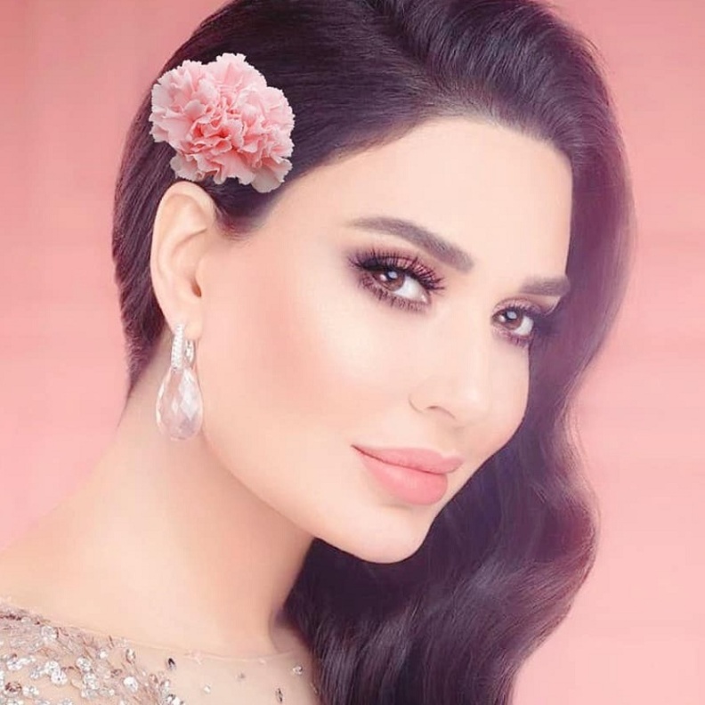 مكياج وردي تضامنا مع حملات التوعية بسرطان الثدي 2020