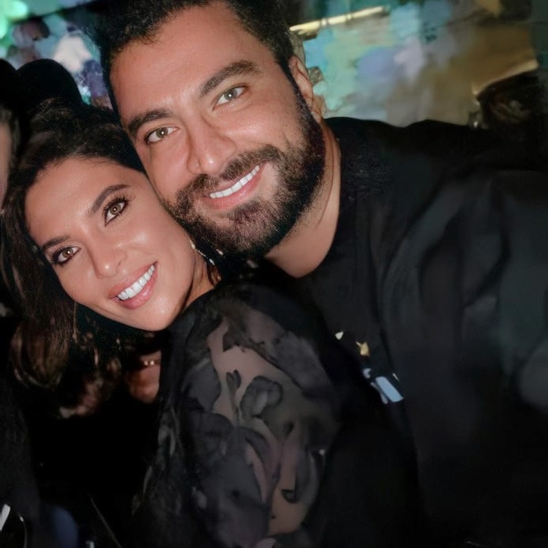 معتصم النهار وزوجته