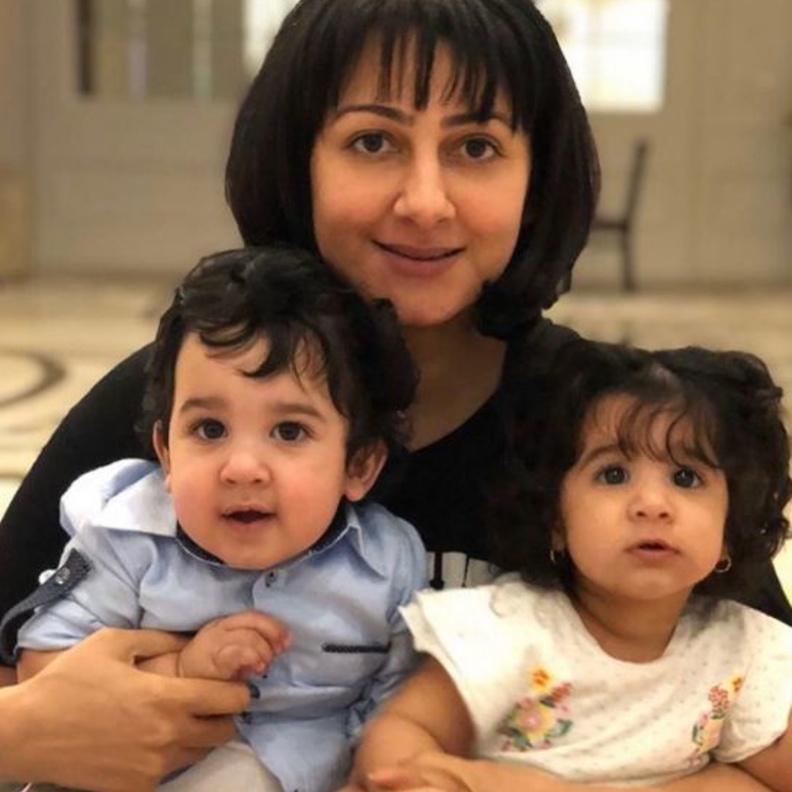 هيفاء حسين وتوأمها