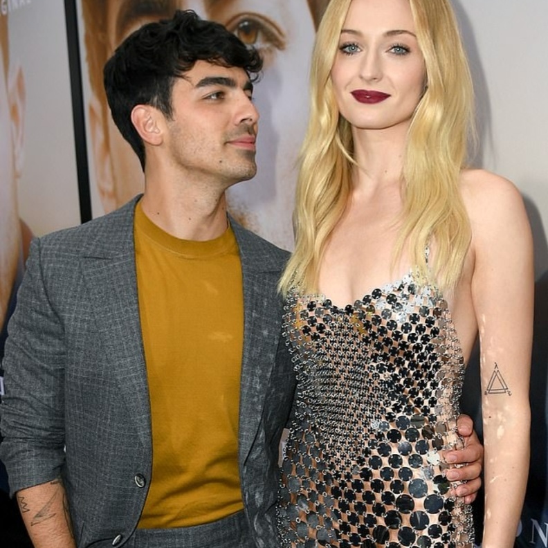 جو من و صوفي تيرنر