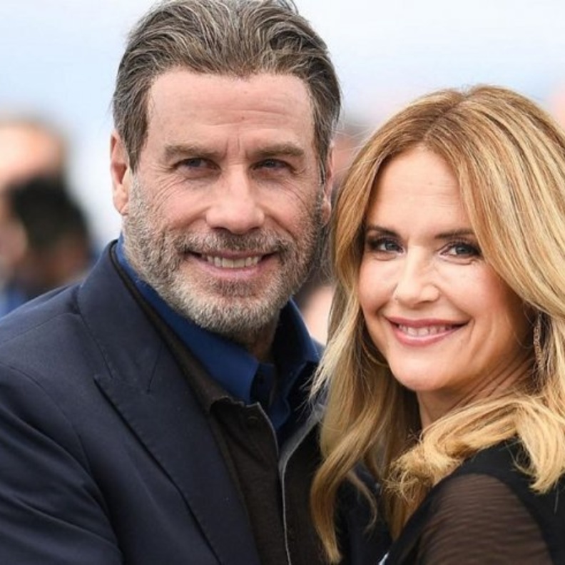 جون ترافولتا وزوجته الراحلة كيلي بريستون