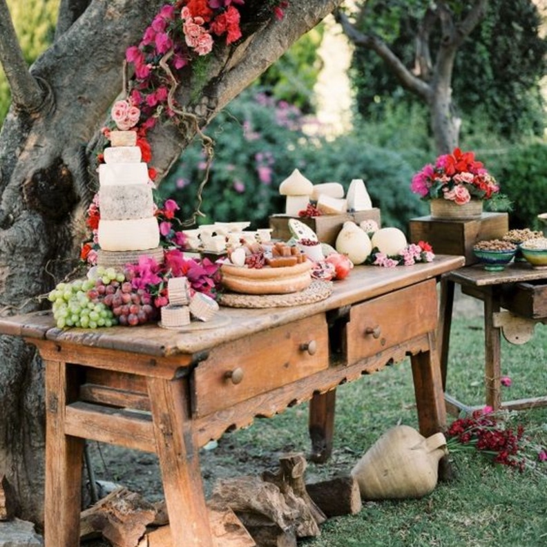 افكار مميزة لتزيين بوفية حفلات الزفاف لاجواء حفلات الزفاف الخريفية