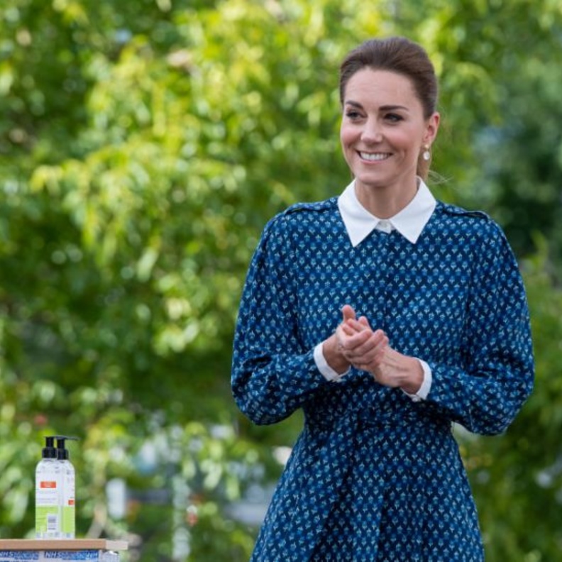 إطلالات المشاهير المتشابهة مع كيت وميغان.. فمن الأجمل؟