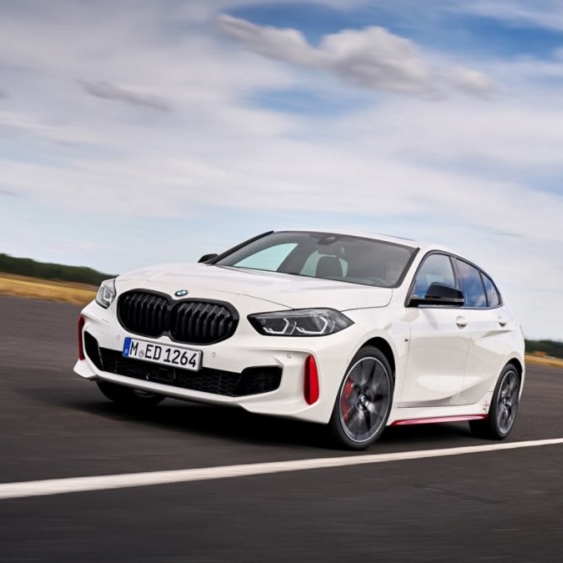 سيارة 128ti المدمجة