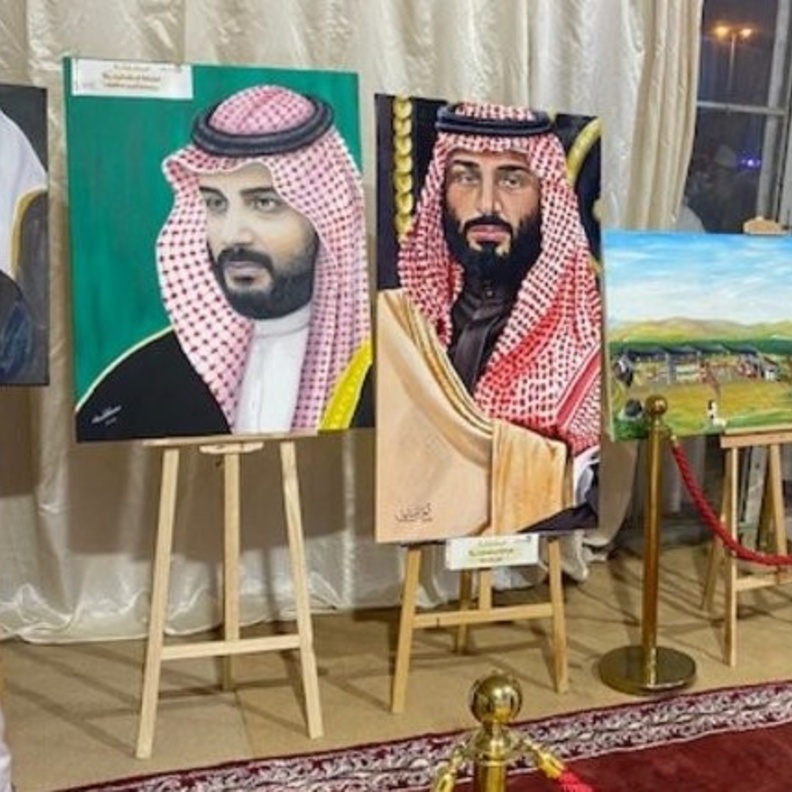  جانب من اللوحات التشكيلية في المعرض