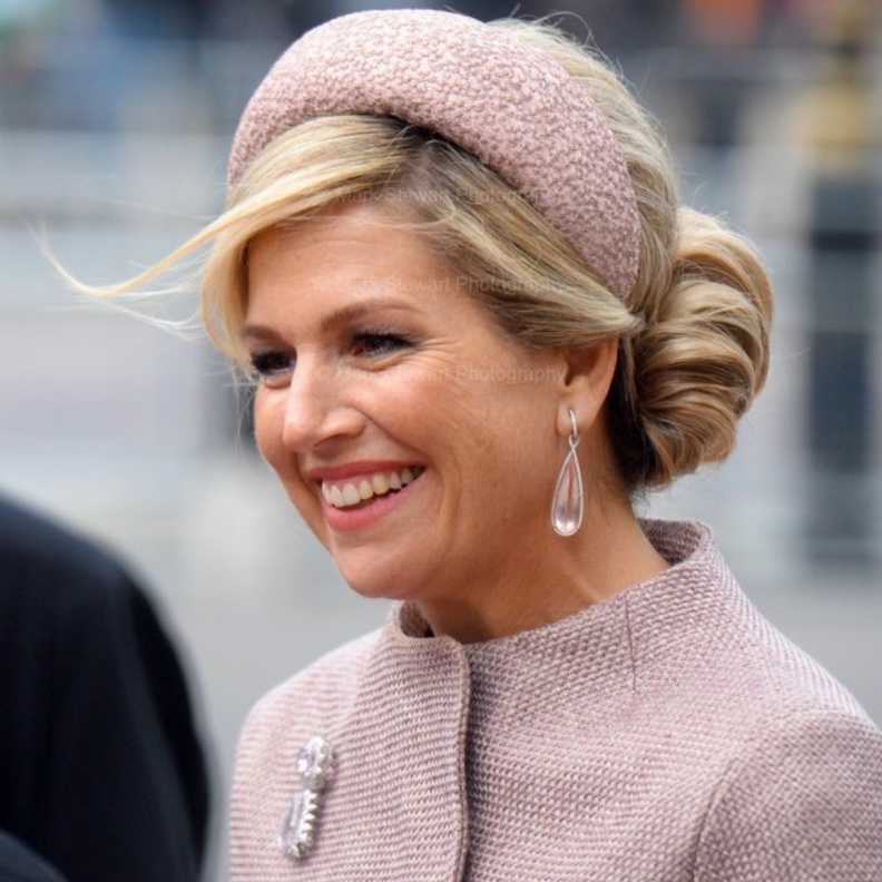  أجمل المجوهرات الملكية المزينة بالأحجار الكريمة باللون الوردي 