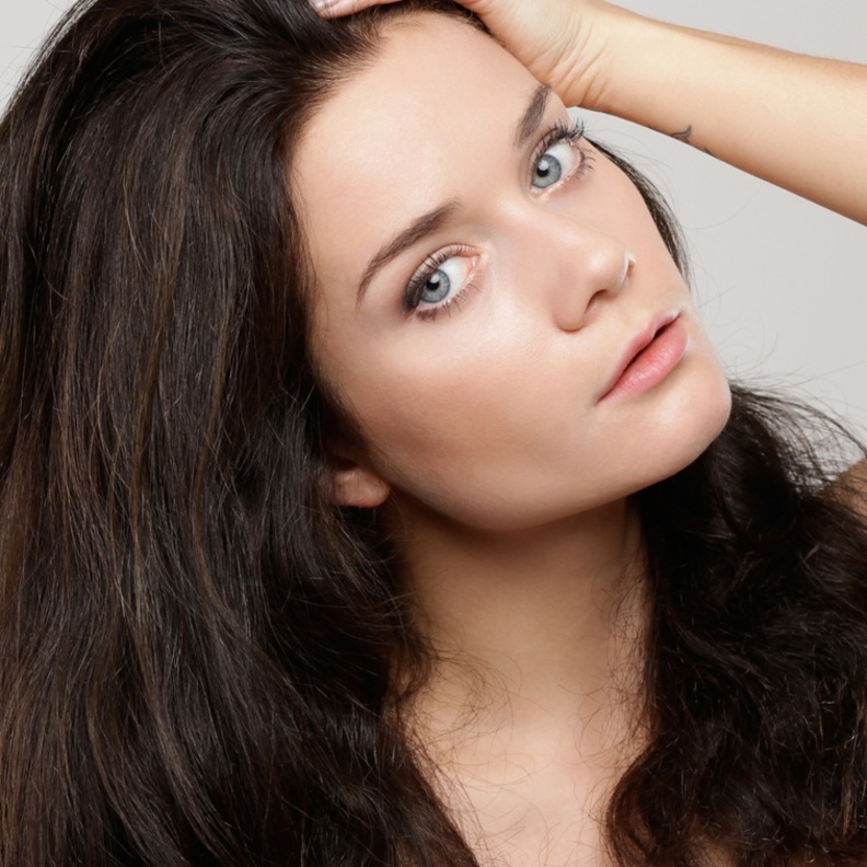 خلطات طبيعية لتنظيف فروة الرأس من الرواسب