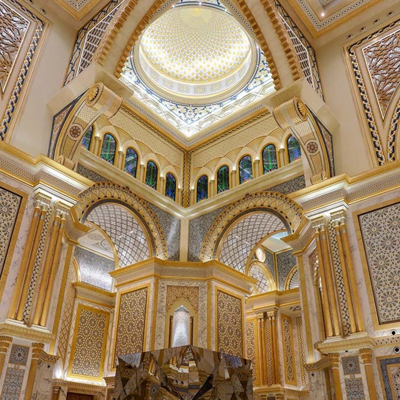 قصر الوطن في أبوظبي يفتح أبوابه من جديد