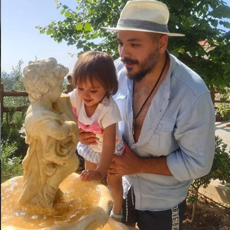  رامي عياش وابنته