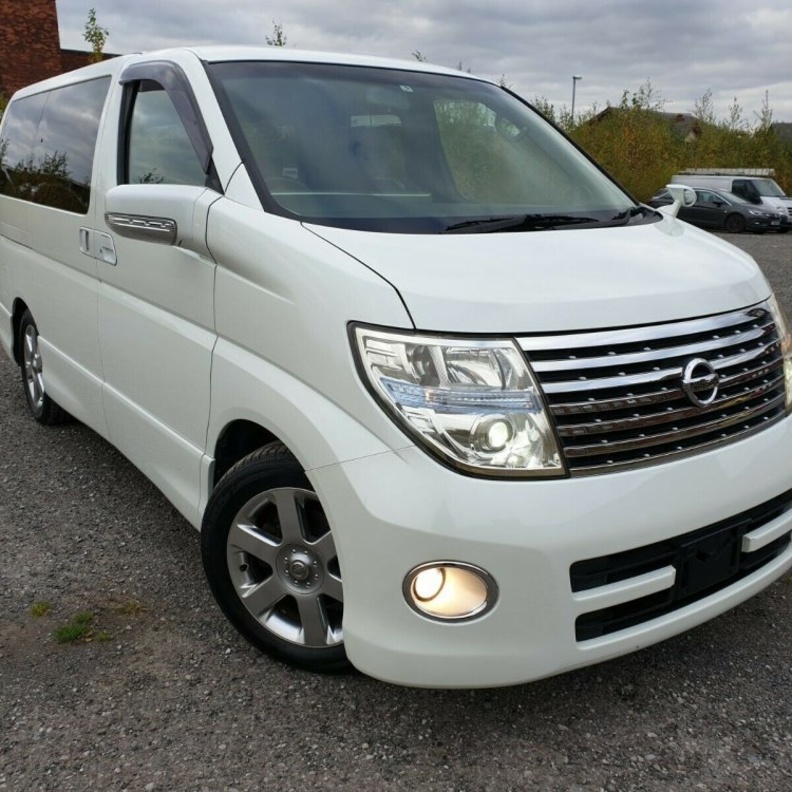  سيارات Elgrand Highway Star العائلية