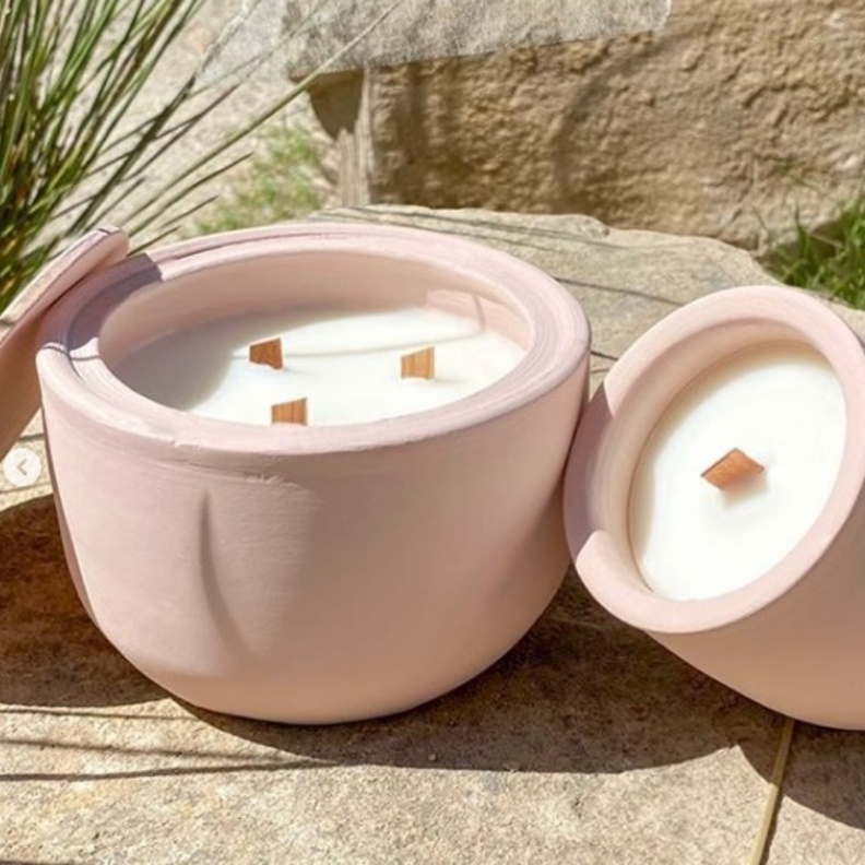 سوق أسبوع دبي للتصميم والعديد من السلع اليدوية المميزة