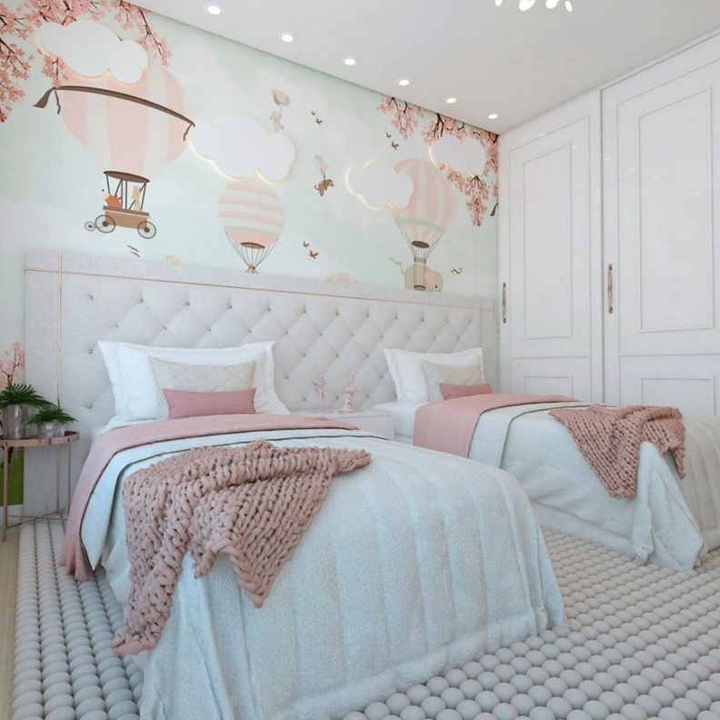 السرائر المتوازية في غرف الأطفال المربعة