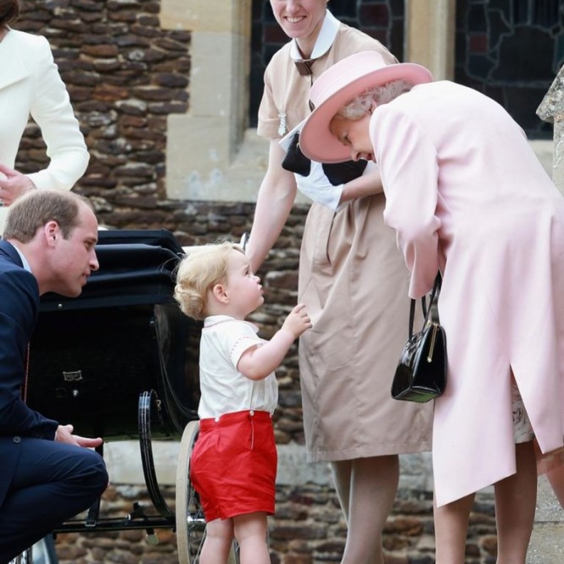 هل للملكة إليزابيث الثانية حق الوصاية القانونية على أبناء ويليام وكيت؟