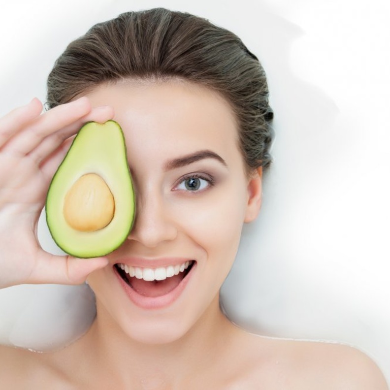 إدخال الأفوكادو إلى وجباتك الغذائية يساعد في الحصول على بشرة صحية
