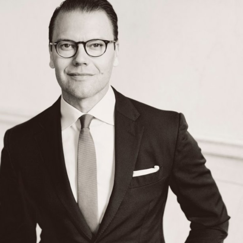 الأميرة فيكتوريا تعلق على غياب زوجها