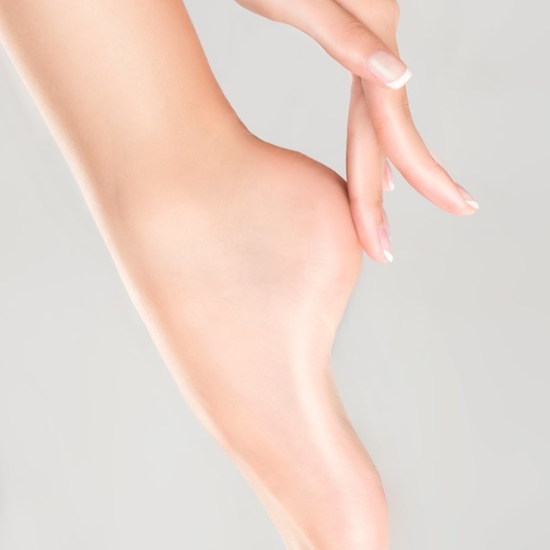  خلطات طبيعية من الفازلين امنة وفعالة لعلاج تشقق القدمين في اسرع وقت