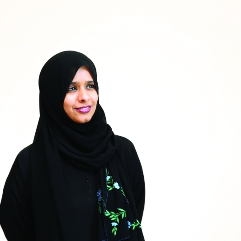 الكاتبة اليازية السويدي رفعت اسم الإمارات عاليا برفقة الكاتبات الأخريات