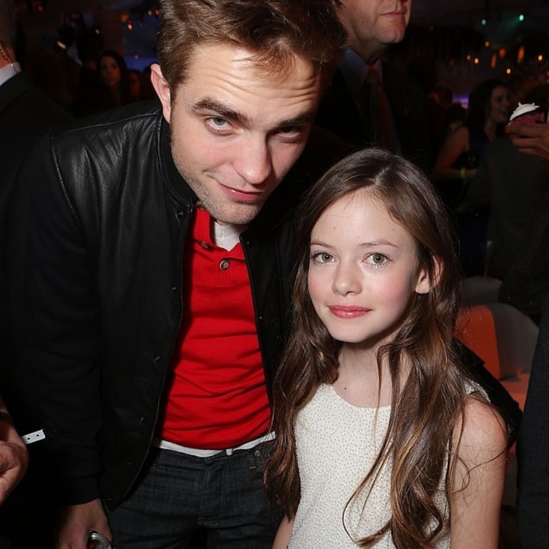 ماكنزي فوي وروبرت باتينسون