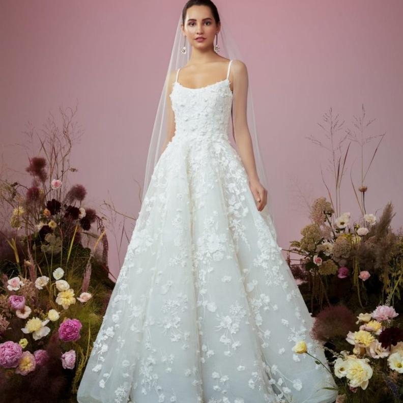 فساتين اعراس مطرزة بالورود من blue willow