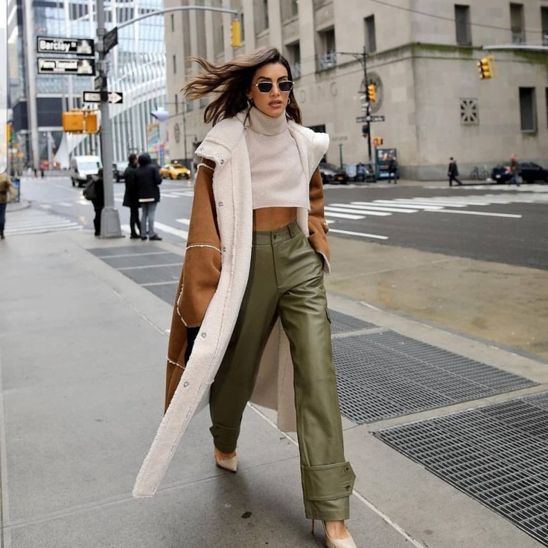  افكار تنسيق البنطلون الجلد مستوحاة من موضة الشارع 2020