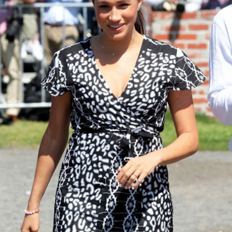 10 إطلالات لسيدات العائلات الملكية.. ارتدين فيهن أزياء في متناول اليد