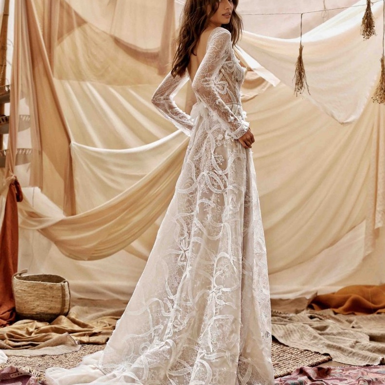 موديلات فساتين زفاف للخريف من berta