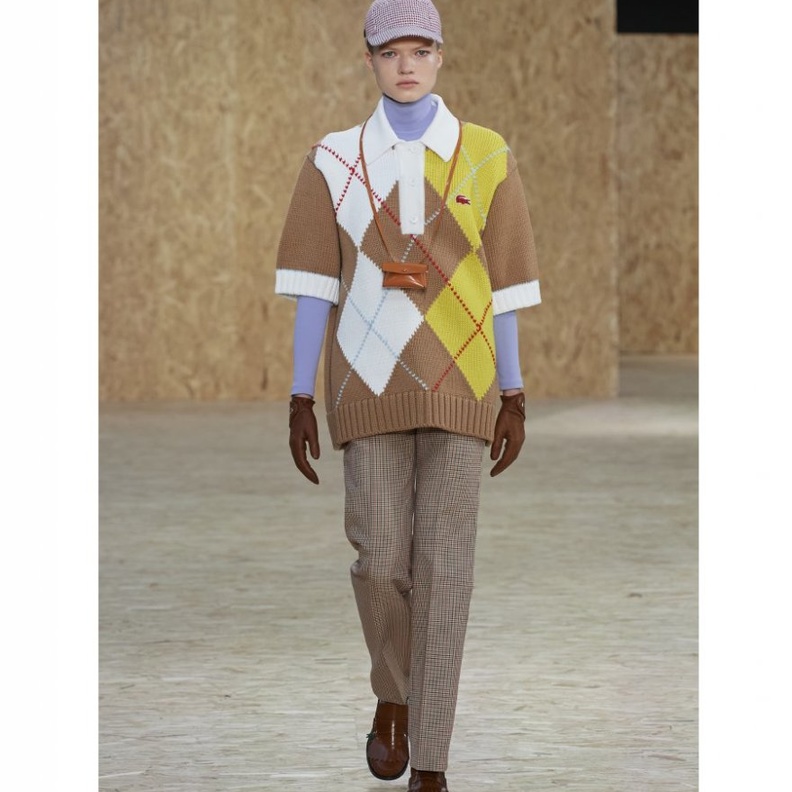  صيحات الكنزات الصوفية الطويلة لاطلالات شتاء2021 من دار Lacost