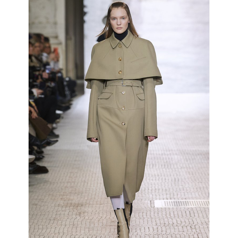  صيحات المعاطف الترنش بأسلوب الكاب من دار Nina Ricci